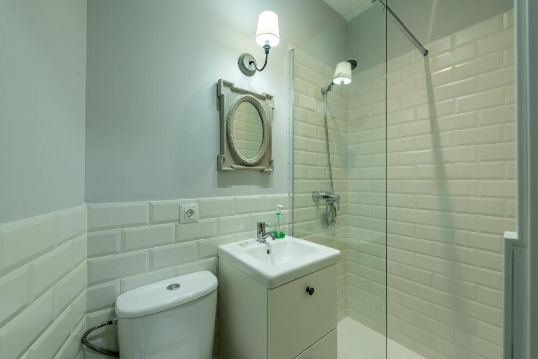 Wide With Beautiful Kitchen 2bd 3bth -arenal Apartamento