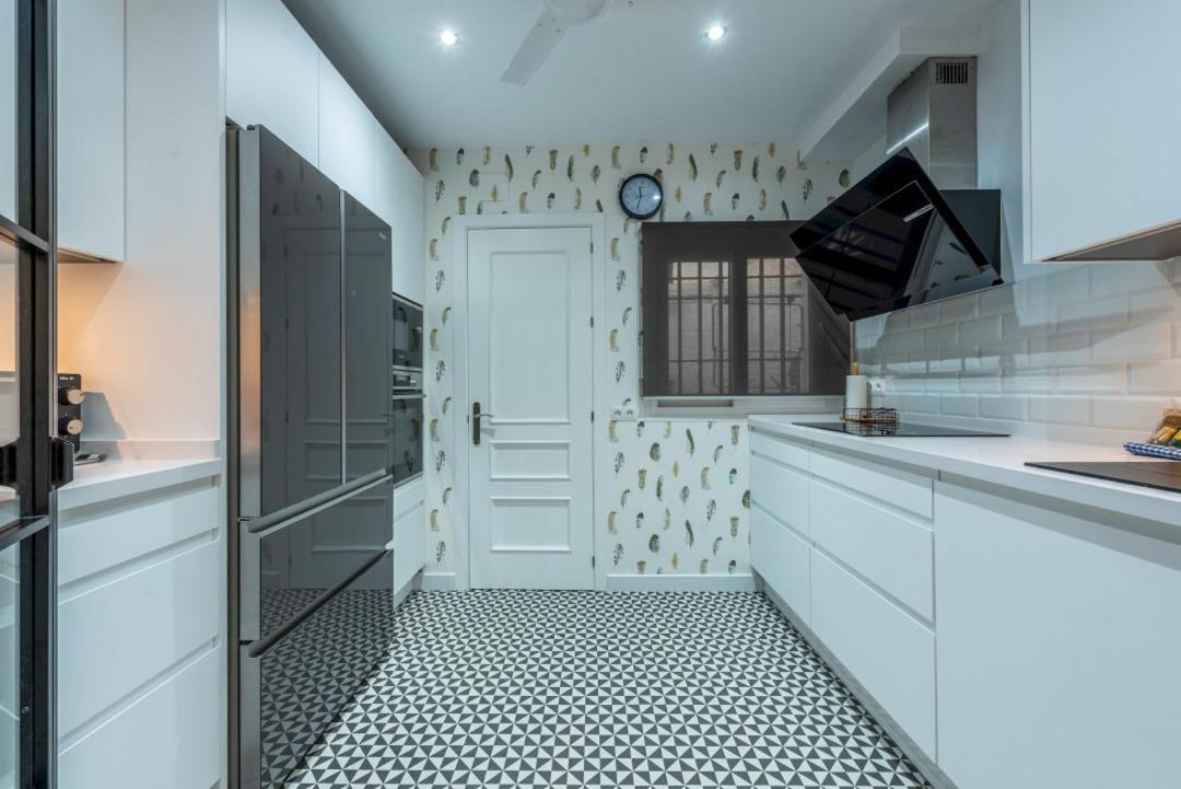 Wide With Beautiful Kitchen 2bd 3bth -arenal Sevilla