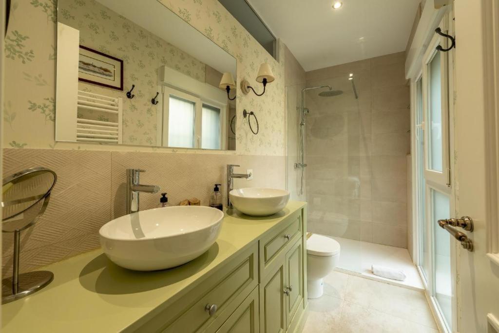 Wide With Beautiful Kitchen 2bd 3bth -arenal Apartamento