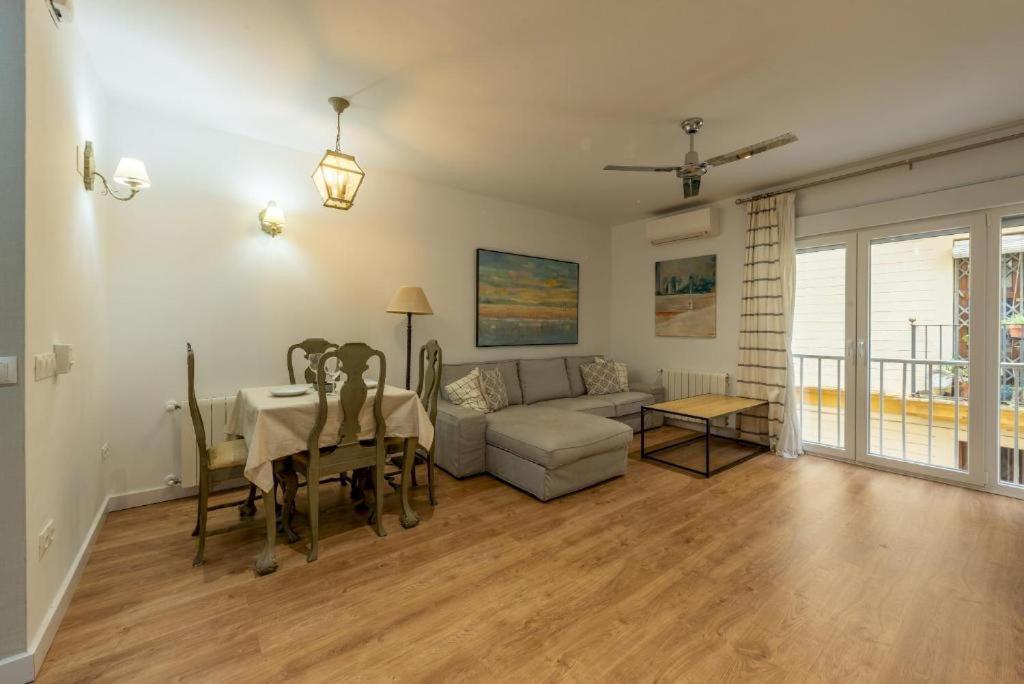 Wide With Beautiful Kitchen 2bd 3bth -arenal Sevilla